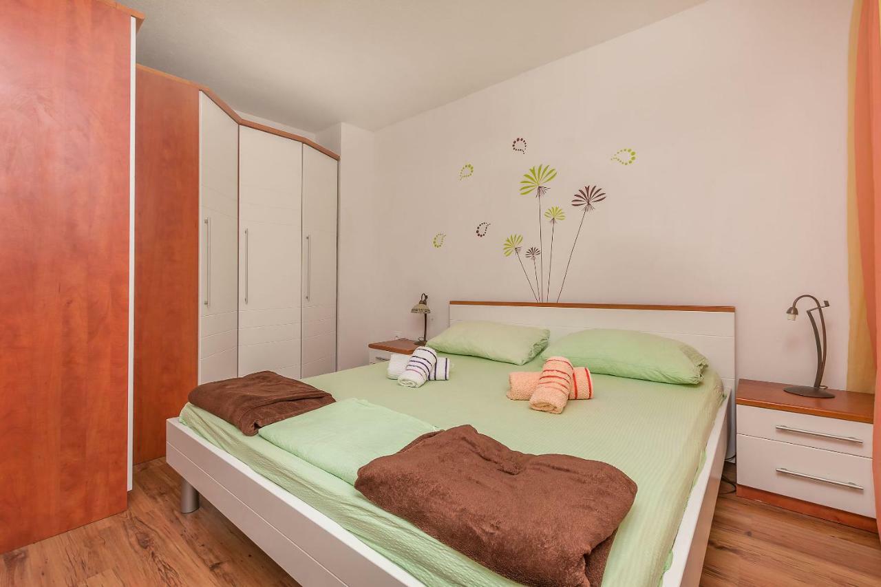 Apartment Mandic Omiš Kültér fotó