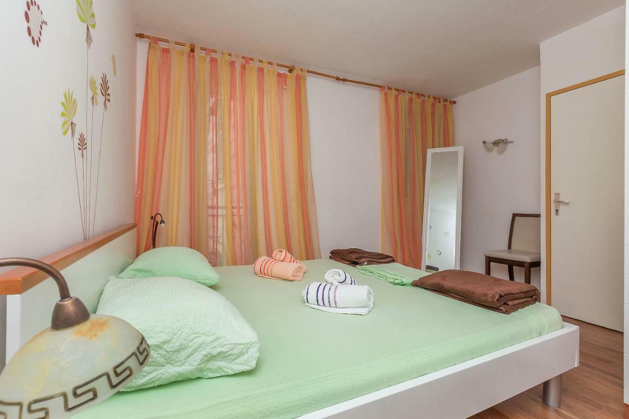 Apartment Mandic Omiš Kültér fotó